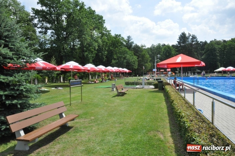 Zdjęcie w galerii na portalu naszraciborz.pl: Historia basenu w Szymocicach wiadomości z regionu