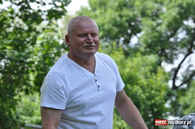 Zdjęcie w galerii na portalu naszraciborz.pl: Zawody wędkarskie na stawie w Krowiarkach. Do wygrania... dziennikarskie krzesło  wiadomości z regionu