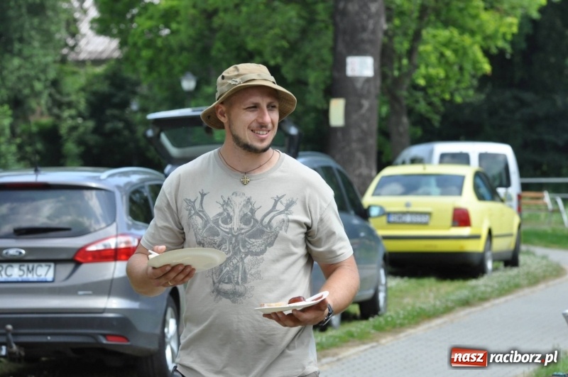Zdjęcie w galerii na portalu naszraciborz.pl: Zawody wędkarskie na stawie w Krowiarkach. Do wygrania... dziennikarskie krzesło  wiadomości z regionu