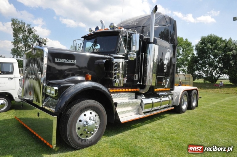 Zdjęcie w galerii na portalu naszraciborz.pl: Messerschmitt K-200 i inne cuda motoryzacji na zlocie pojazdów zabytkowych w Zabełkowie  wiadomości z regionu