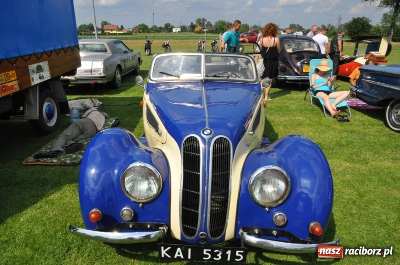 Zdjęcie w galerii na portalu naszraciborz.pl: Messerschmitt K-200 i inne cuda motoryzacji na zlocie pojazdów zabytkowych w Zabełkowie  wiadomości z regionu