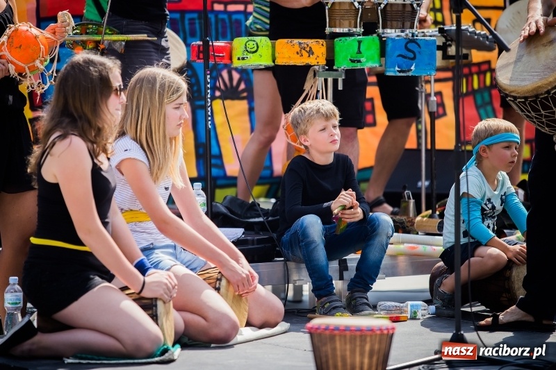 Zdjęcie w galerii na portalu naszraciborz.pl: Moc atrakcji na otwarciu plaży miejskiej wiadomości z regionu