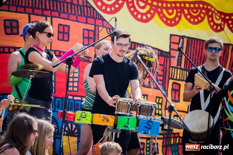 Zdjęcie w galerii na portalu naszraciborz.pl: Moc atrakcji na otwarciu plaży miejskiej wiadomości z regionu