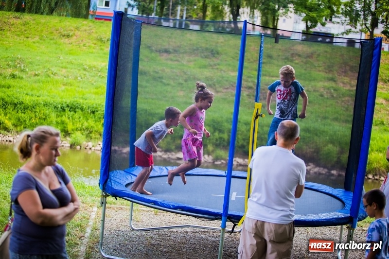 Zdjęcie w galerii na portalu naszraciborz.pl: Moc atrakcji na otwarciu plaży miejskiej wiadomości z regionu