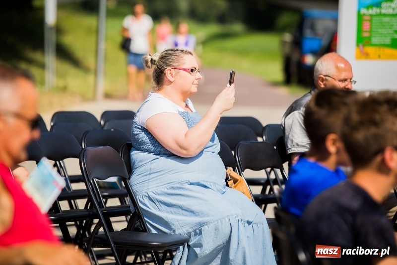 Zdjęcie w galerii na portalu naszraciborz.pl: Moc atrakcji na otwarciu plaży miejskiej wiadomości z regionu