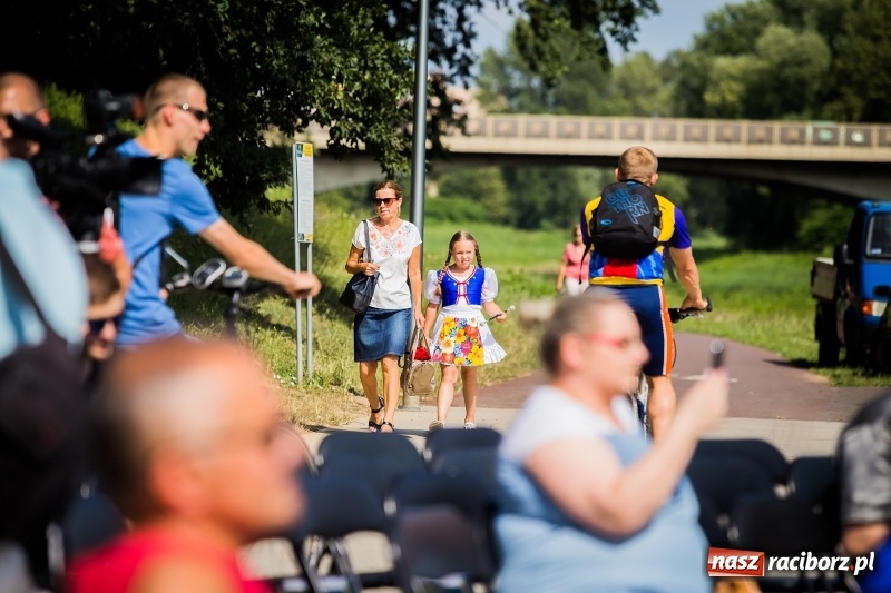 Zdjęcie w galerii na portalu naszraciborz.pl: Moc atrakcji na otwarciu plaży miejskiej wiadomości z regionu