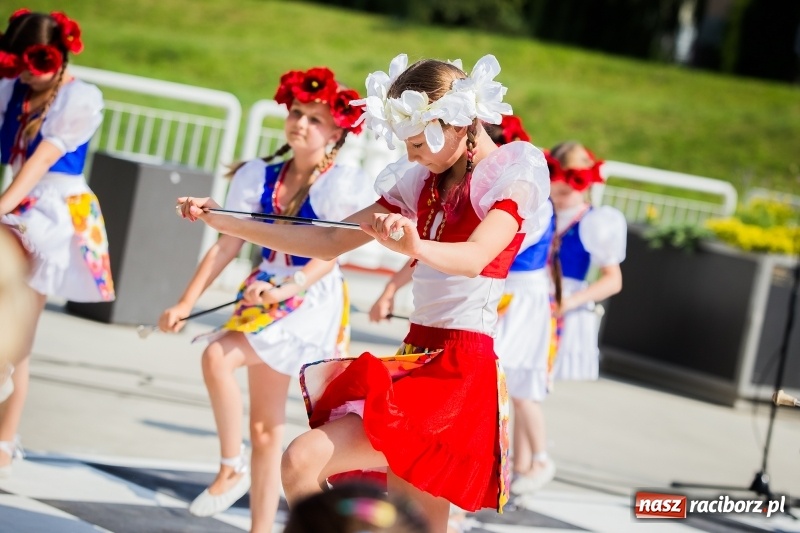 Zdjęcie w galerii na portalu naszraciborz.pl: Moc atrakcji na otwarciu plaży miejskiej wiadomości z regionu