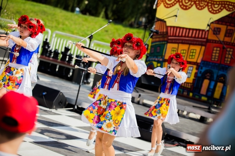 Zdjęcie w galerii na portalu naszraciborz.pl: Moc atrakcji na otwarciu plaży miejskiej wiadomości z regionu