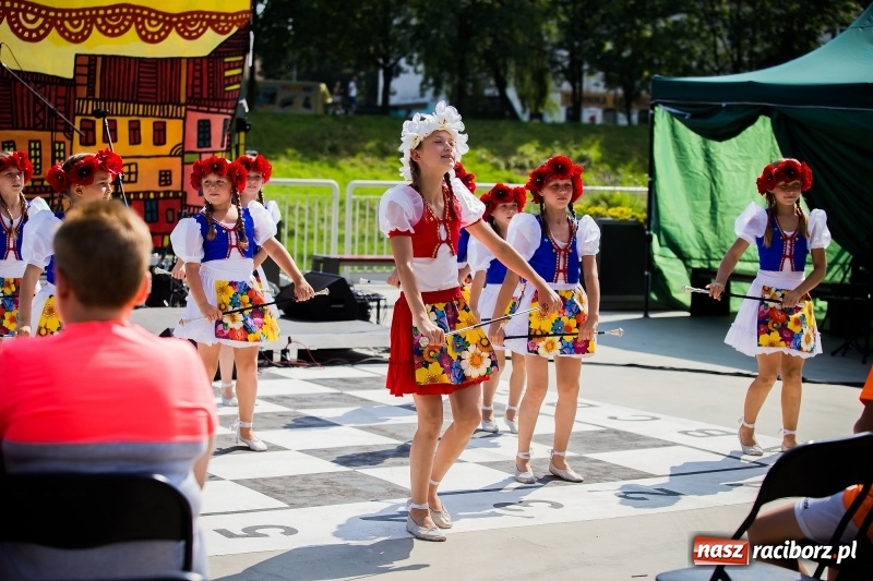 Zdjęcie w galerii na portalu naszraciborz.pl: Moc atrakcji na otwarciu plaży miejskiej wiadomości z regionu