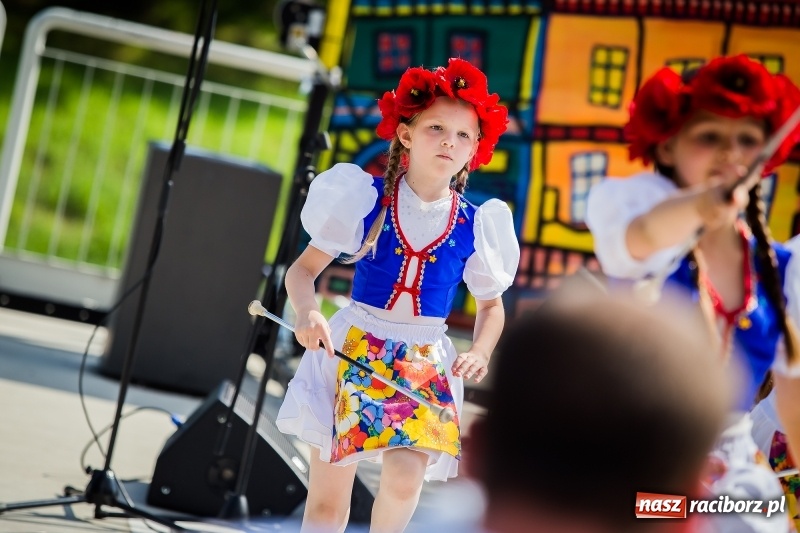 Zdjęcie w galerii na portalu naszraciborz.pl: Moc atrakcji na otwarciu plaży miejskiej wiadomości z regionu