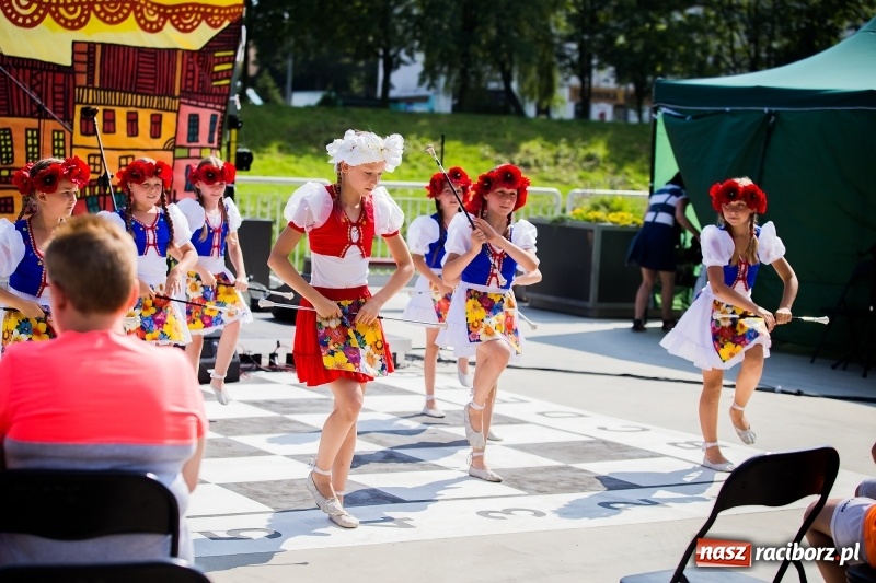 Zdjęcie w galerii na portalu naszraciborz.pl: Moc atrakcji na otwarciu plaży miejskiej wiadomości z regionu