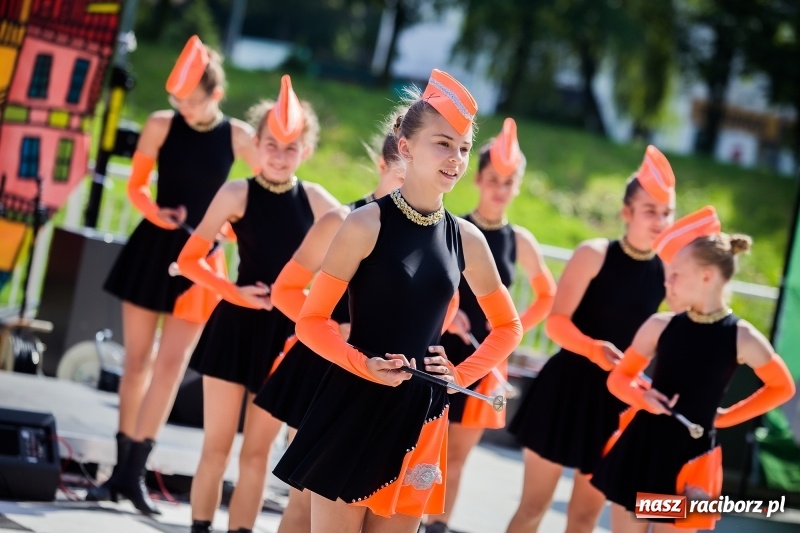 Zdjęcie w galerii na portalu naszraciborz.pl: Moc atrakcji na otwarciu plaży miejskiej wiadomości z regionu