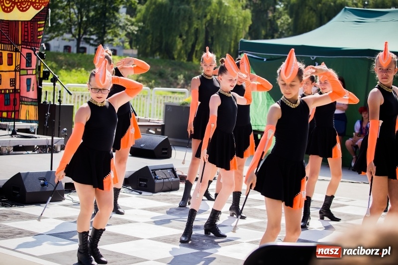 Zdjęcie w galerii na portalu naszraciborz.pl: Moc atrakcji na otwarciu plaży miejskiej wiadomości z regionu