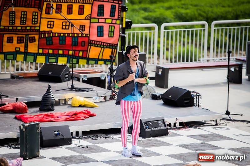 Zdjęcie w galerii na portalu naszraciborz.pl: Moc atrakcji na otwarciu plaży miejskiej wiadomości z regionu