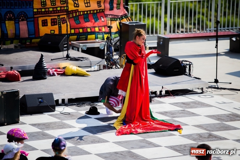 Zdjęcie w galerii na portalu naszraciborz.pl: Moc atrakcji na otwarciu plaży miejskiej wiadomości z regionu