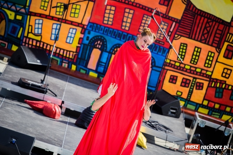 Zdjęcie w galerii na portalu naszraciborz.pl: Moc atrakcji na otwarciu plaży miejskiej wiadomości z regionu