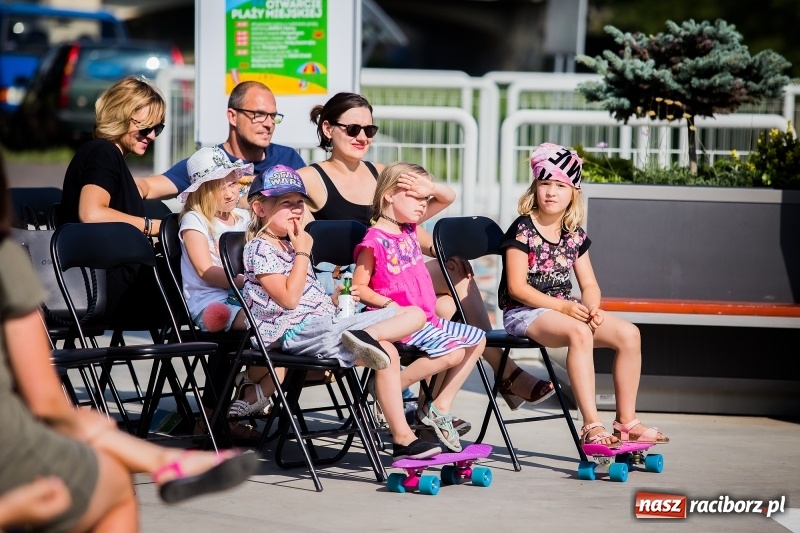 Zdjęcie w galerii na portalu naszraciborz.pl: Moc atrakcji na otwarciu plaży miejskiej wiadomości z regionu