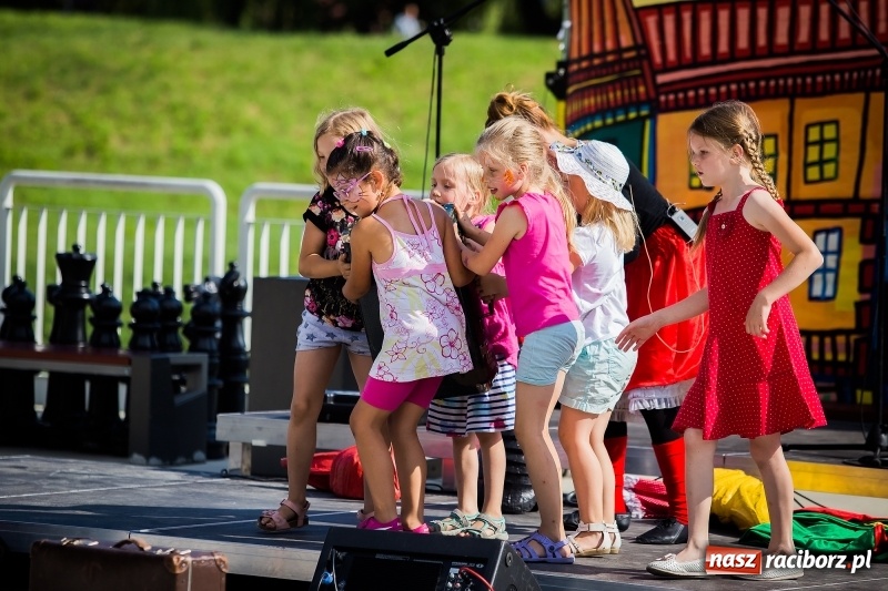 Zdjęcie w galerii na portalu naszraciborz.pl: Moc atrakcji na otwarciu plaży miejskiej wiadomości z regionu