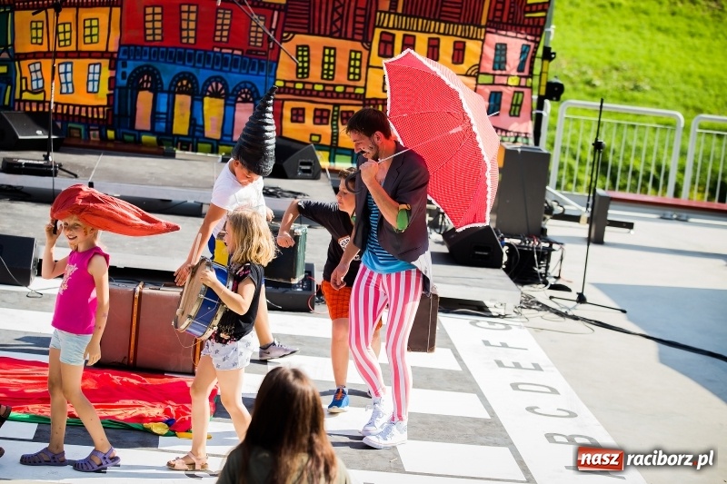 Zdjęcie w galerii na portalu naszraciborz.pl: Moc atrakcji na otwarciu plaży miejskiej wiadomości z regionu