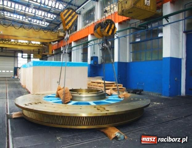 Zdjęcie w galerii na portalu naszraciborz.pl: Obrabiarka-gigant w drodze do Japonii wiadomości z regionu