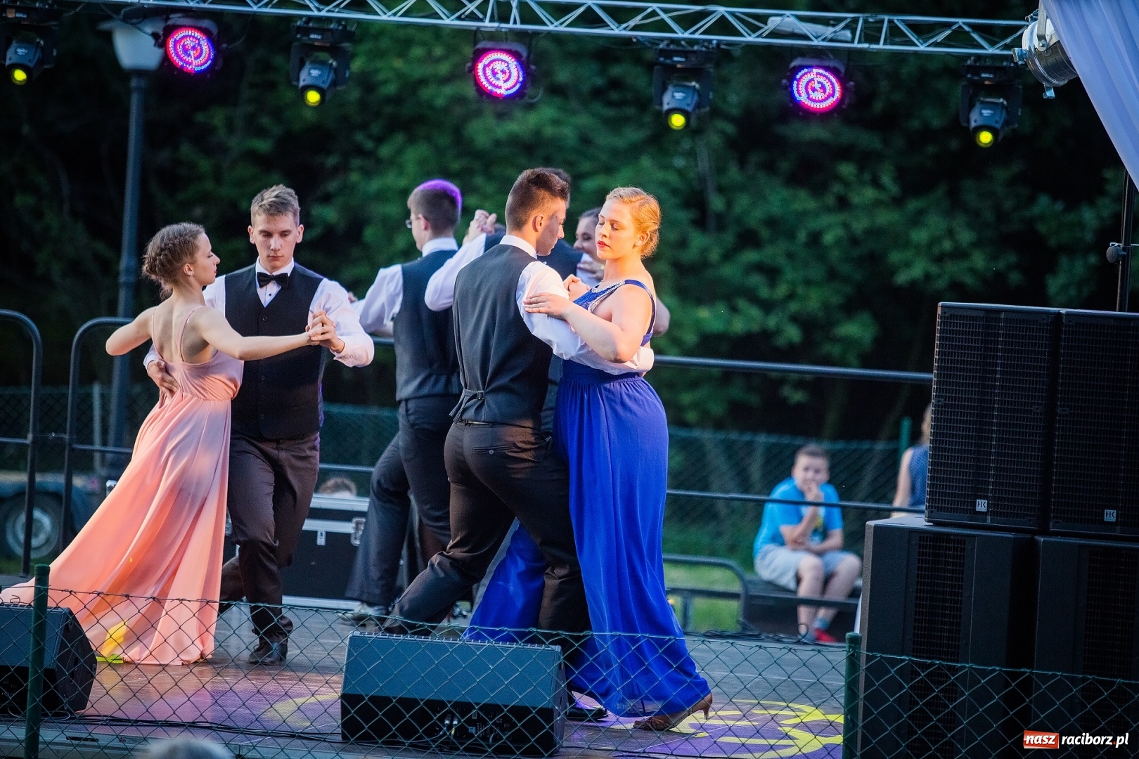 Zdjęcie w galerii na portalu naszraciborz.pl: Wianki i piosenki o miłości, czyli Noc Świętojańska w Kornicach wiadomości z regionu