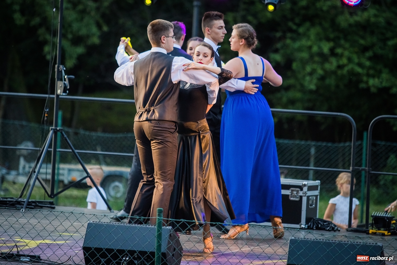 Zdjęcie w galerii na portalu naszraciborz.pl: Wianki i piosenki o miłości, czyli Noc Świętojańska w Kornicach wiadomości z regionu