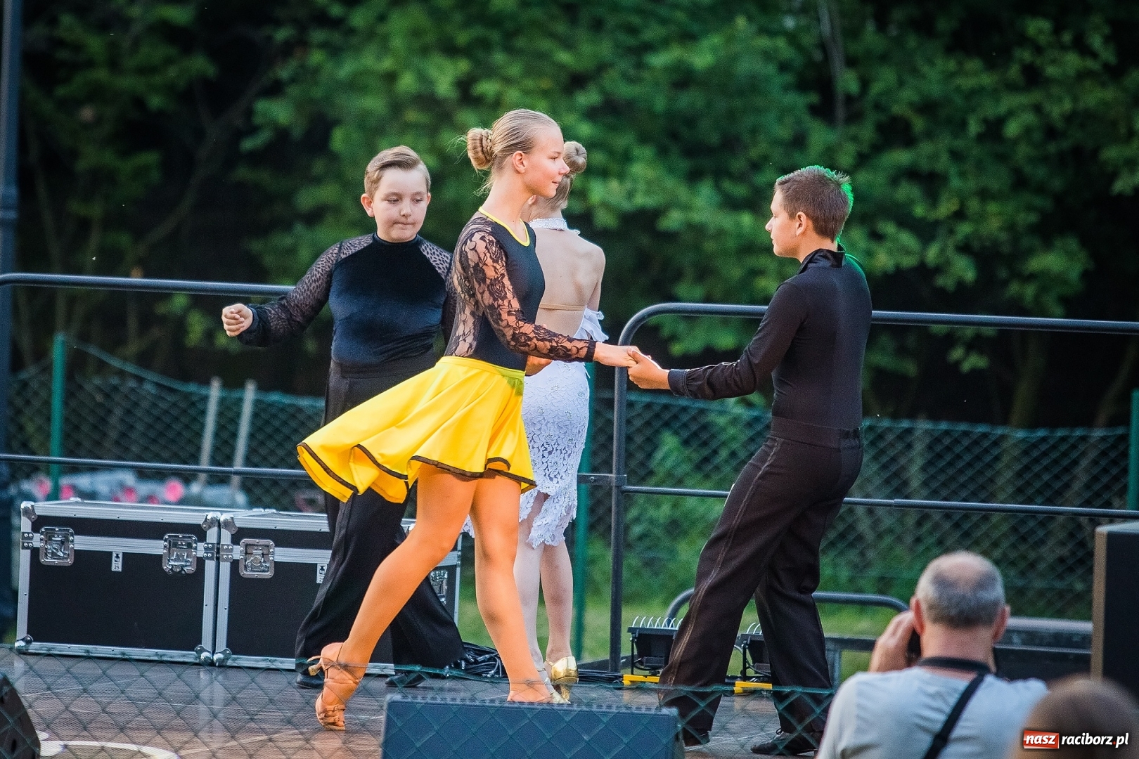 Zdjęcie w galerii na portalu naszraciborz.pl: Wianki i piosenki o miłości, czyli Noc Świętojańska w Kornicach wiadomości z regionu