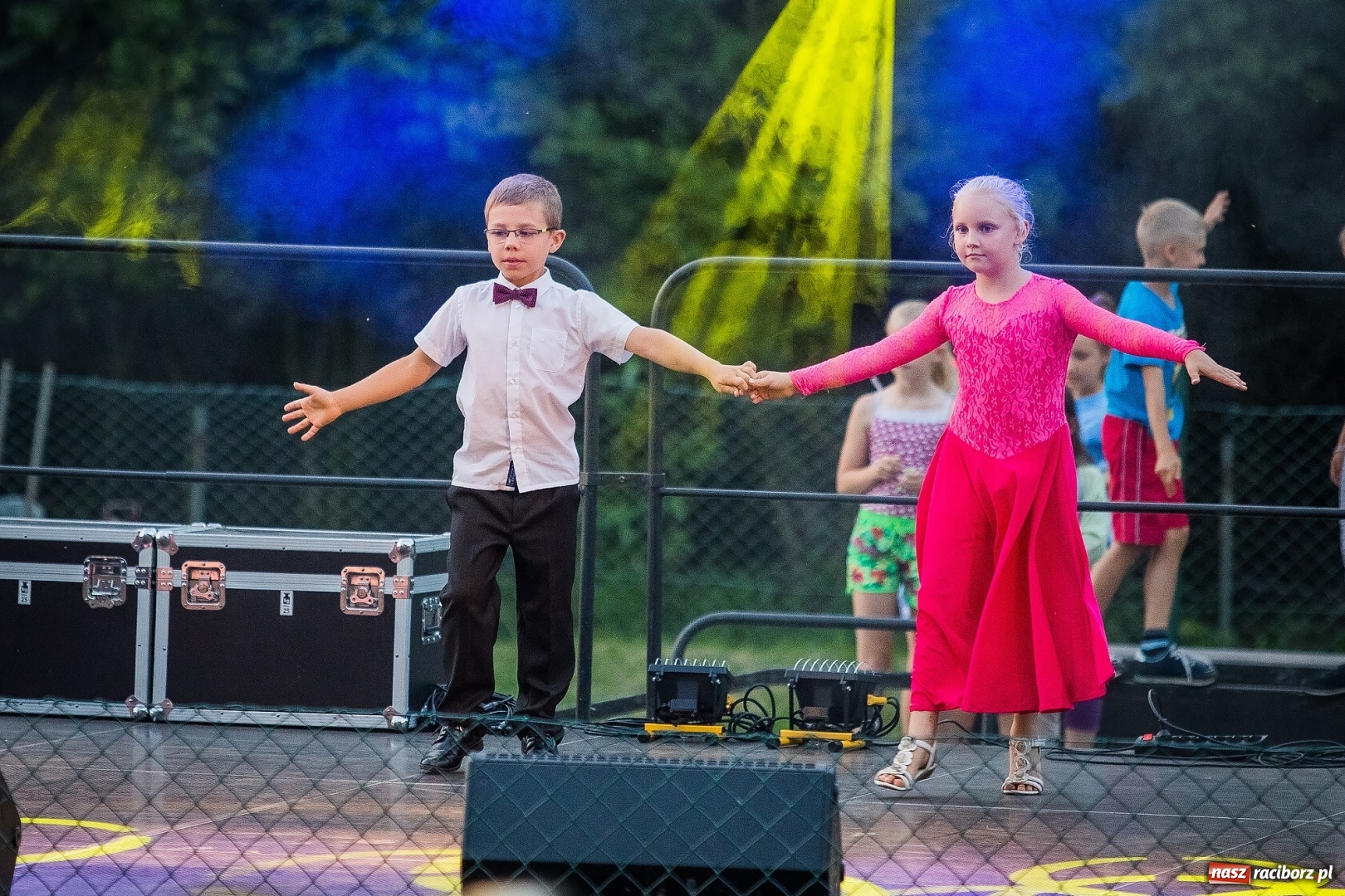 Zdjęcie w galerii na portalu naszraciborz.pl: Wianki i piosenki o miłości, czyli Noc Świętojańska w Kornicach wiadomości z regionu