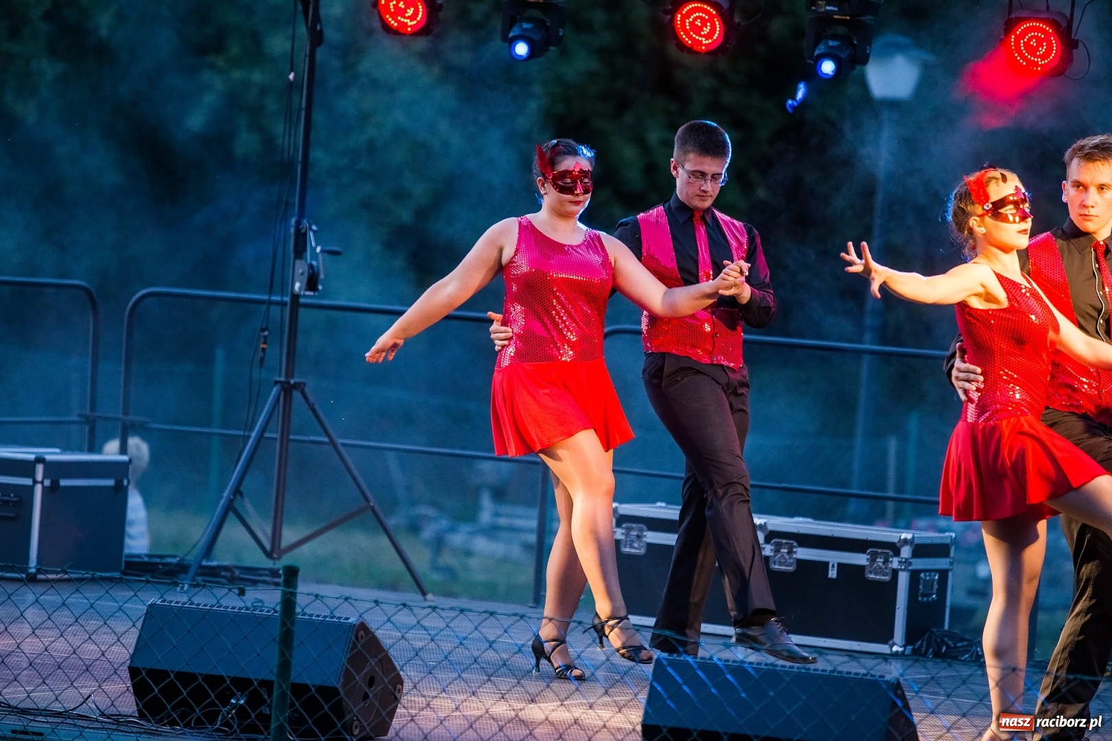 Zdjęcie w galerii na portalu naszraciborz.pl: Wianki i piosenki o miłości, czyli Noc Świętojańska w Kornicach wiadomości z regionu