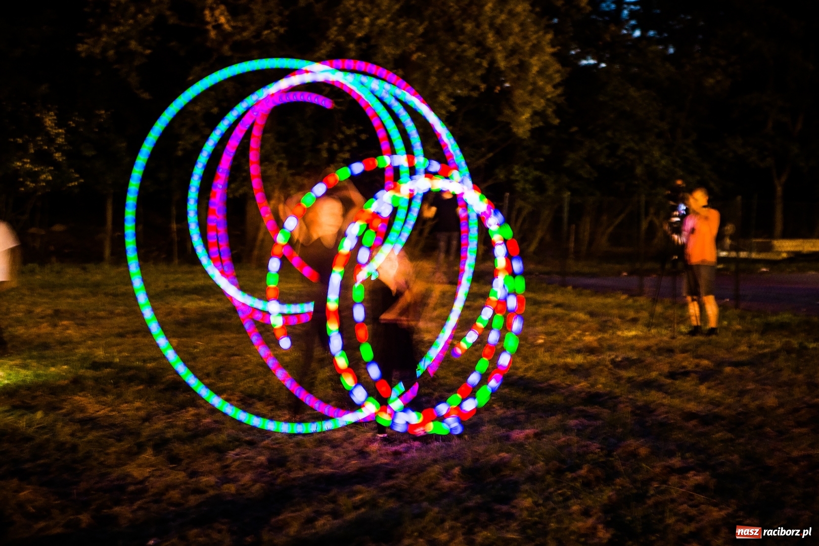 Zdjęcie w galerii na portalu naszraciborz.pl: Wianki i piosenki o miłości, czyli Noc Świętojańska w Kornicach wiadomości z regionu