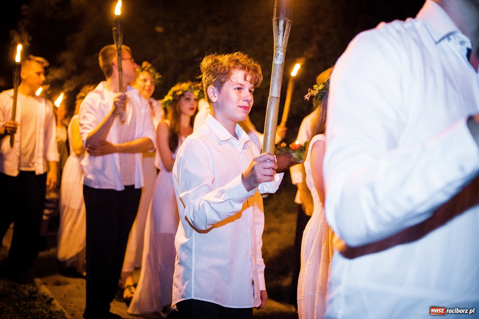 Zdjęcie w galerii na portalu naszraciborz.pl: Wianki i piosenki o miłości, czyli Noc Świętojańska w Kornicach wiadomości z regionu
