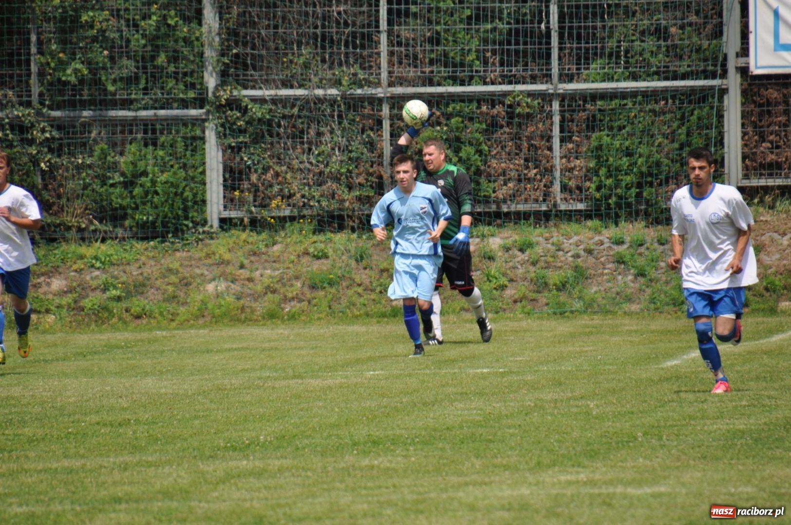 Zdjęcie w galerii na portalu naszraciborz.pl: Turniej Piłki Nożnej o Puchar Prezydenta Miasta na 110 lat LKS 07 Markowice. Gośćmi Piechniczek i Kostka wiadomości z regionu