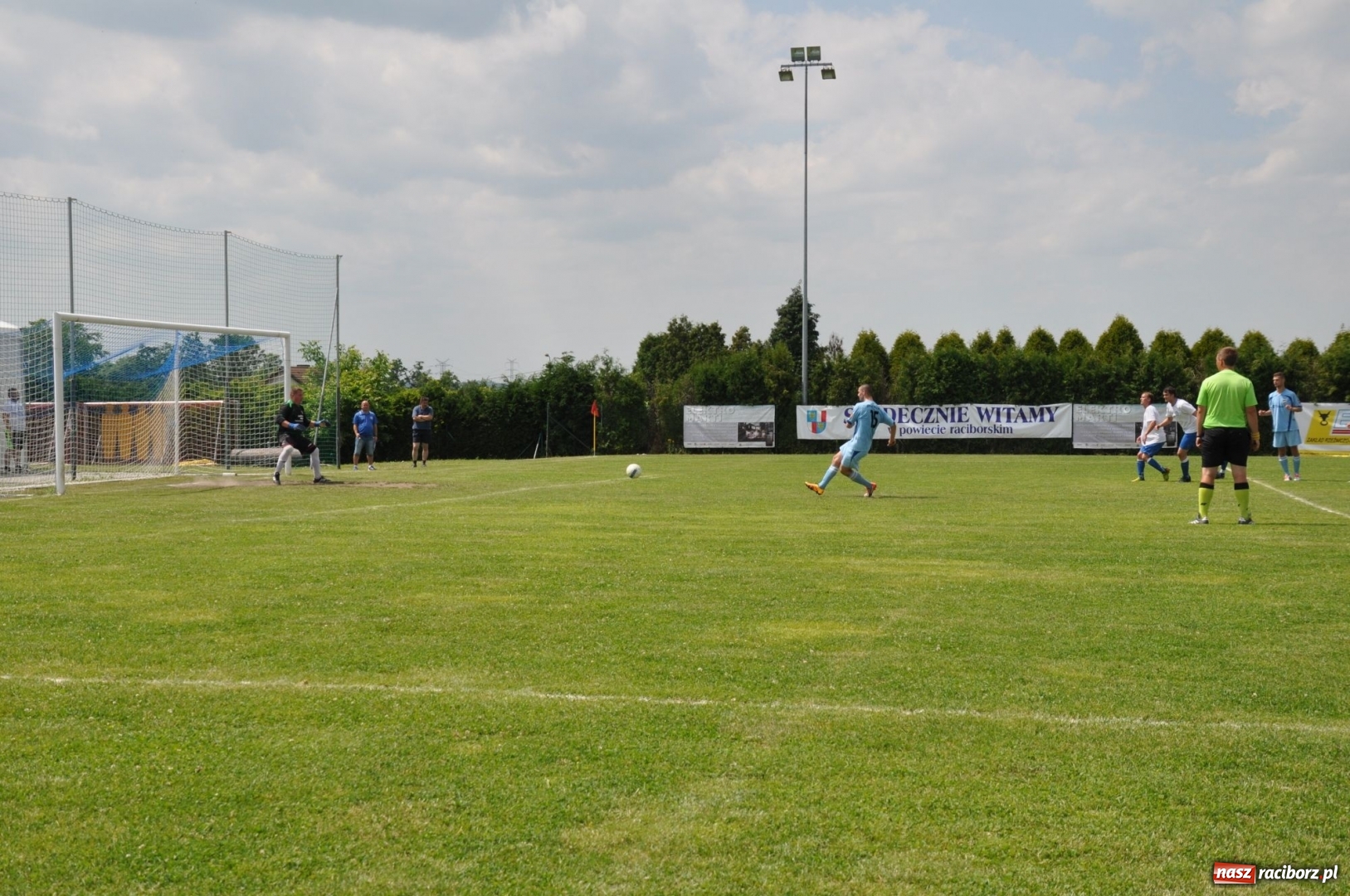 Zdjęcie w galerii na portalu naszraciborz.pl: Turniej Piłki Nożnej o Puchar Prezydenta Miasta na 110 lat LKS 07 Markowice. Gośćmi Piechniczek i Kostka wiadomości z regionu