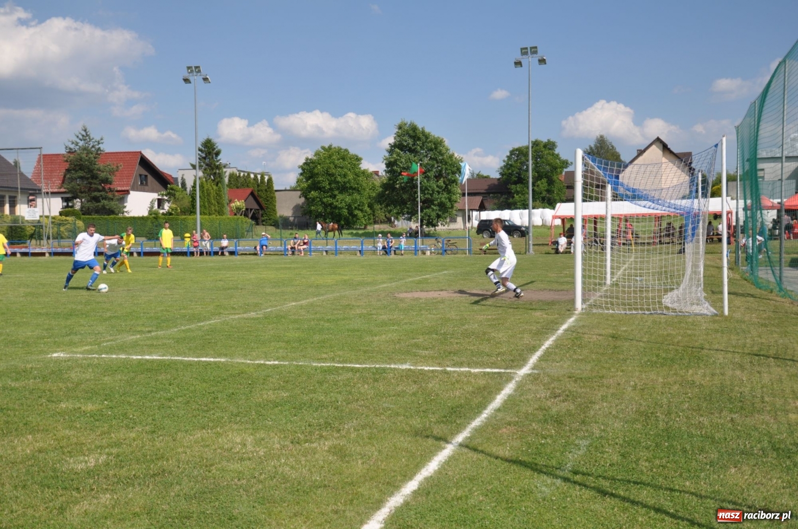 Zdjęcie w galerii na portalu naszraciborz.pl: Turniej Piłki Nożnej o Puchar Prezydenta Miasta na 110 lat LKS 07 Markowice. Gośćmi Piechniczek i Kostka wiadomości z regionu