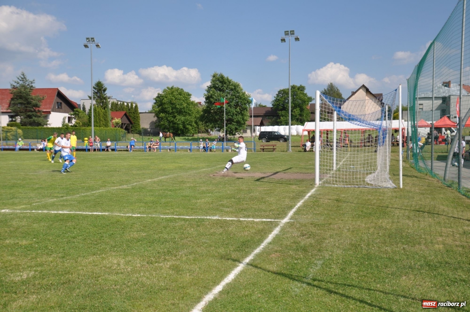 Zdjęcie w galerii na portalu naszraciborz.pl: Turniej Piłki Nożnej o Puchar Prezydenta Miasta na 110 lat LKS 07 Markowice. Gośćmi Piechniczek i Kostka wiadomości z regionu