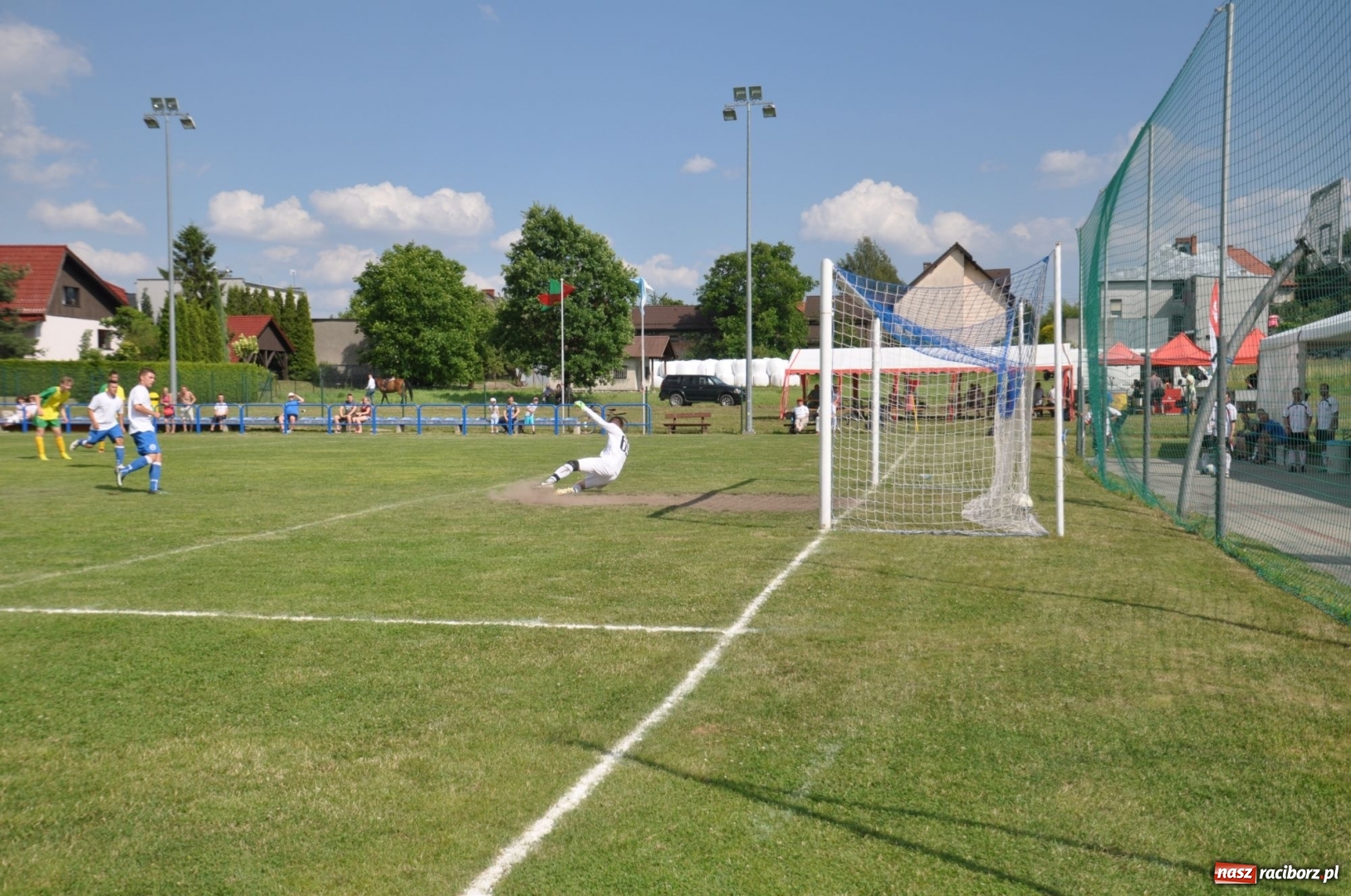 Zdjęcie w galerii na portalu naszraciborz.pl: Turniej Piłki Nożnej o Puchar Prezydenta Miasta na 110 lat LKS 07 Markowice. Gośćmi Piechniczek i Kostka wiadomości z regionu