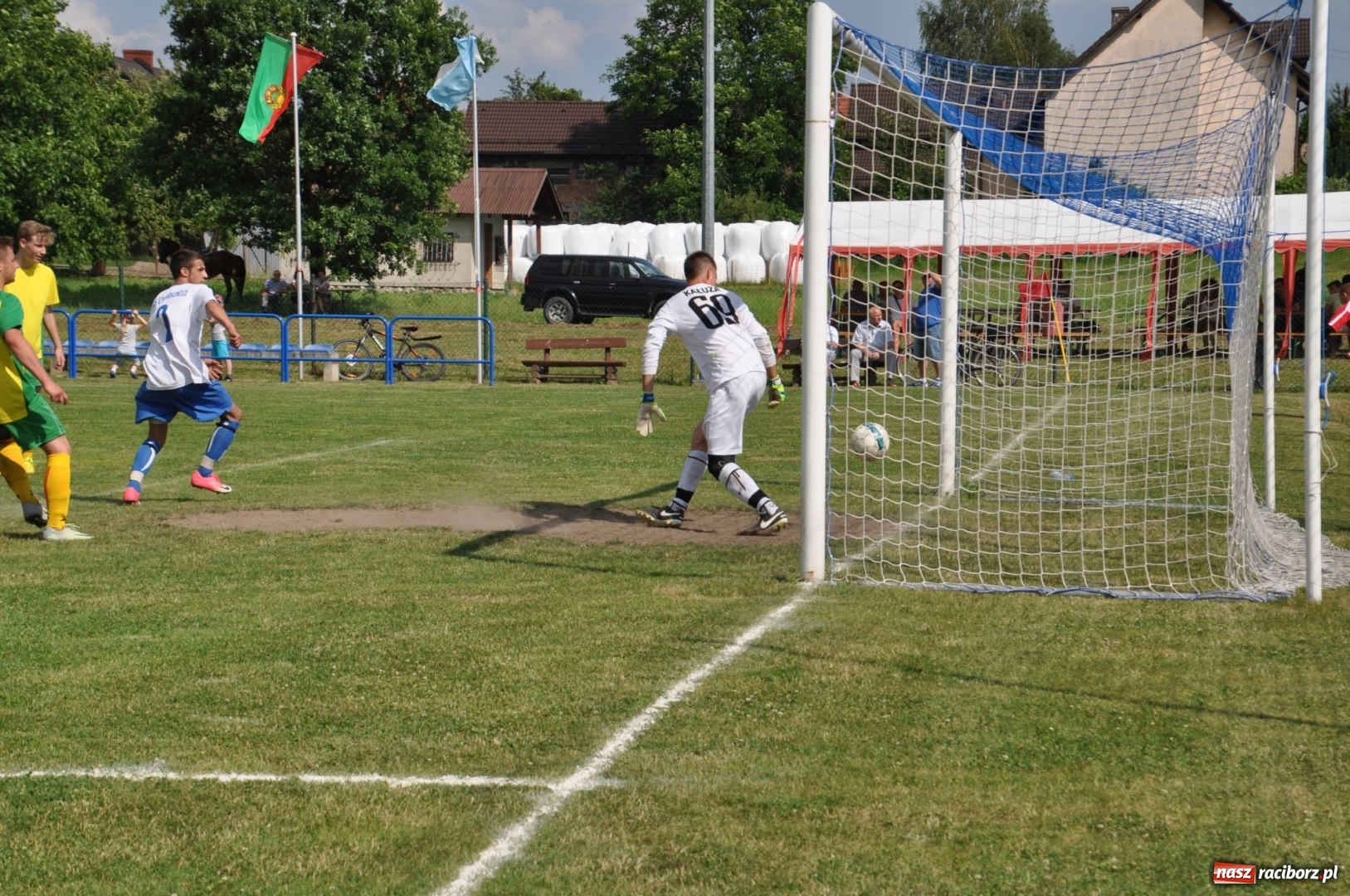 Zdjęcie w galerii na portalu naszraciborz.pl: Turniej Piłki Nożnej o Puchar Prezydenta Miasta na 110 lat LKS 07 Markowice. Gośćmi Piechniczek i Kostka wiadomości z regionu