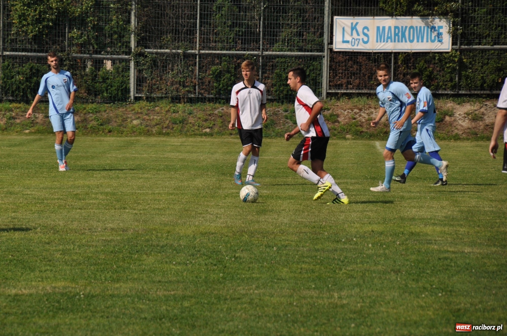 Zdjęcie w galerii na portalu naszraciborz.pl: Turniej Piłki Nożnej o Puchar Prezydenta Miasta na 110 lat LKS 07 Markowice. Gośćmi Piechniczek i Kostka wiadomości z regionu