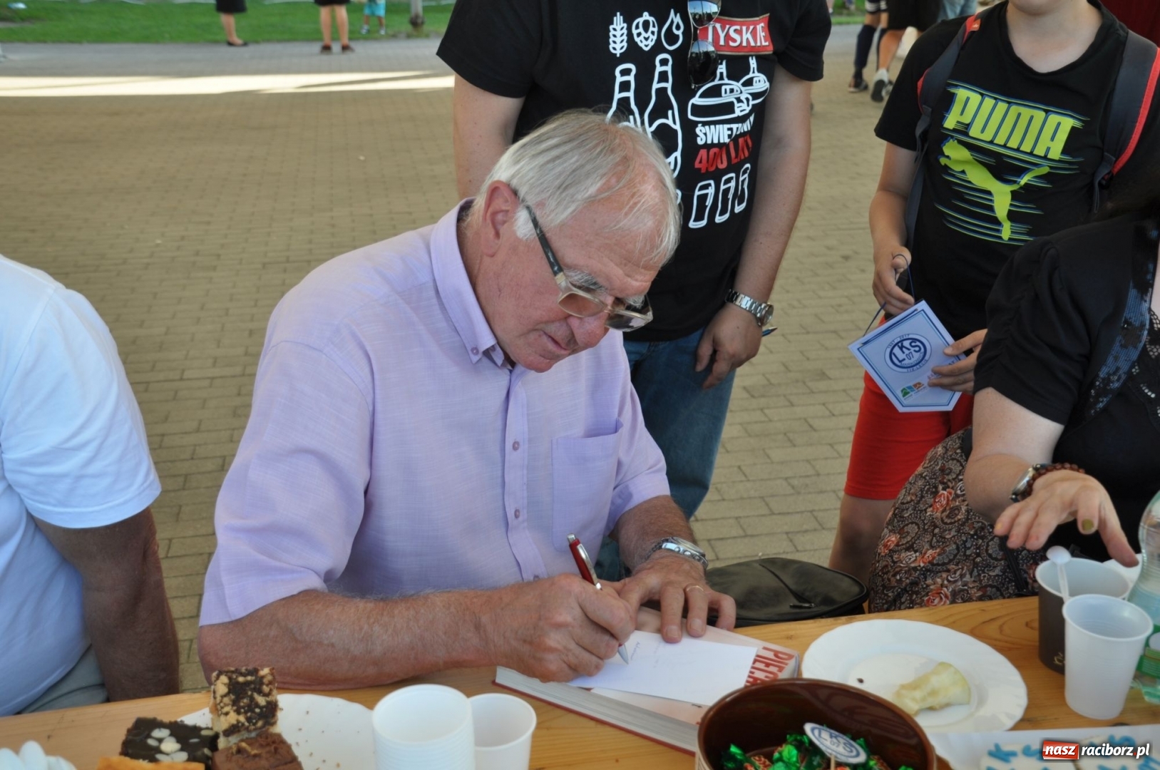 Zdjęcie w galerii na portalu naszraciborz.pl: Turniej Piłki Nożnej o Puchar Prezydenta Miasta na 110 lat LKS 07 Markowice. Gośćmi Piechniczek i Kostka wiadomości z regionu