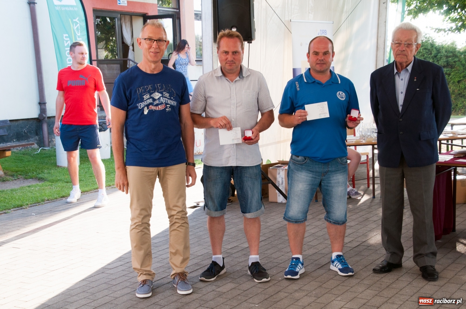 Zdjęcie w galerii na portalu naszraciborz.pl: Odznaczenie PZPN, ŚlZPN  i LZS dla działaczy LKS 07 Markowice wiadomości z regionu