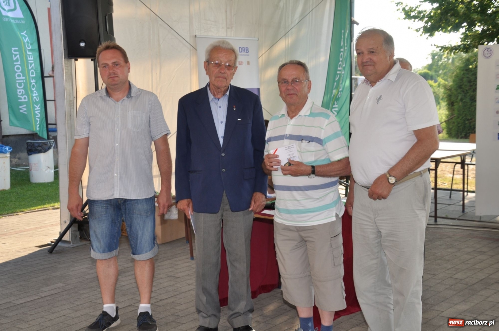 Zdjęcie w galerii na portalu naszraciborz.pl: Odznaczenie PZPN, ŚlZPN  i LZS dla działaczy LKS 07 Markowice wiadomości z regionu