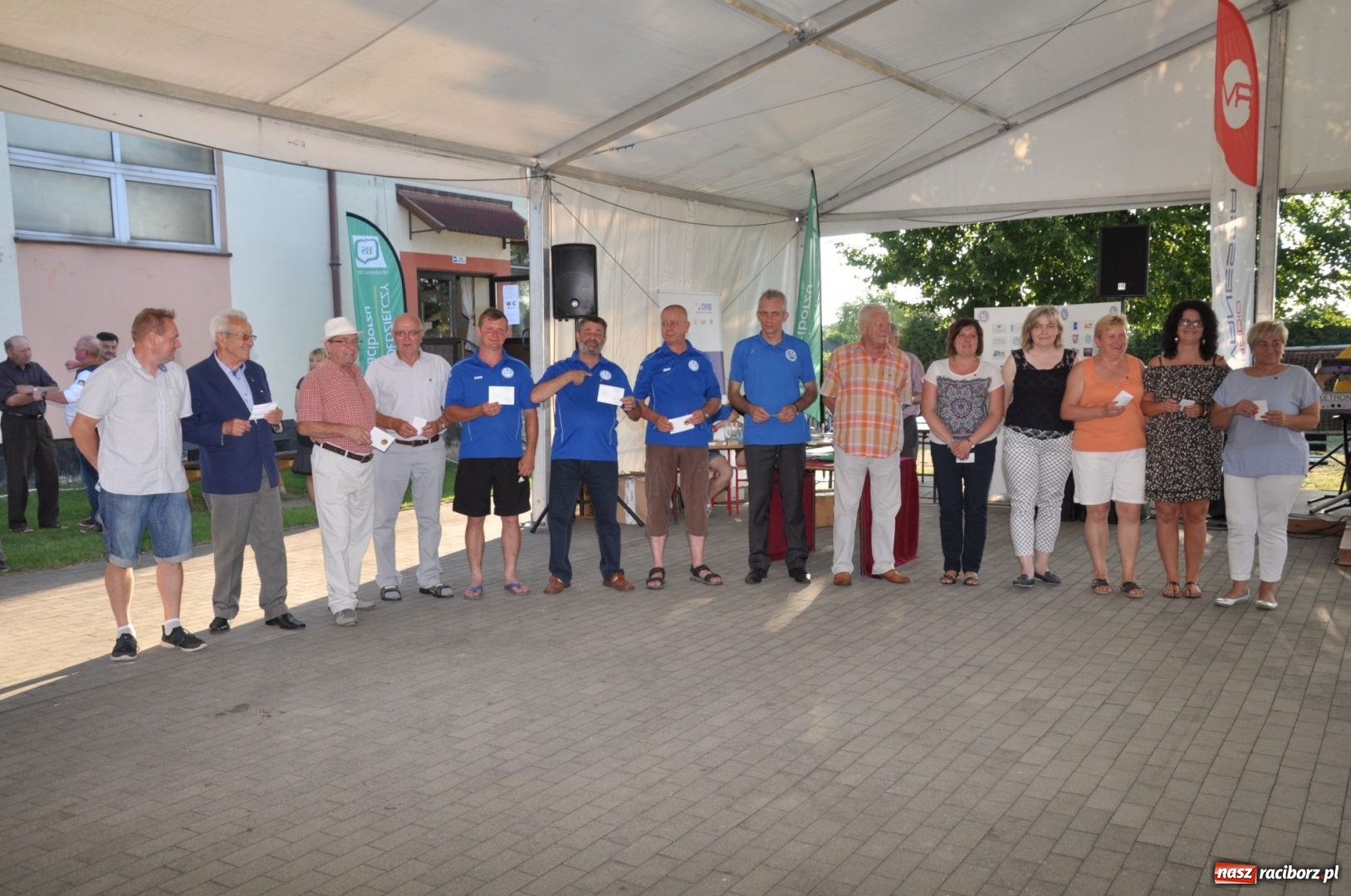 Zdjęcie w galerii na portalu naszraciborz.pl: Odznaczenie PZPN, ŚlZPN  i LZS dla działaczy LKS 07 Markowice wiadomości z regionu