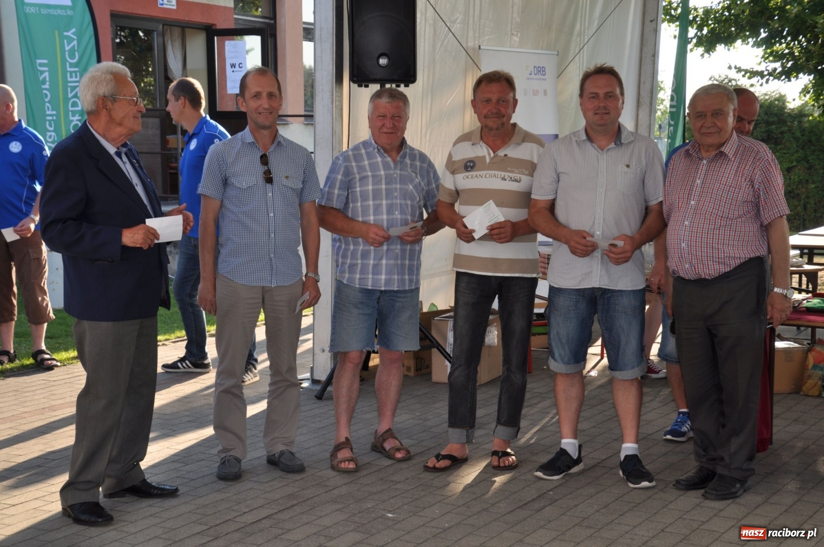 Zdjęcie w galerii na portalu naszraciborz.pl: Odznaczenie PZPN, ŚlZPN  i LZS dla działaczy LKS 07 Markowice wiadomości z regionu