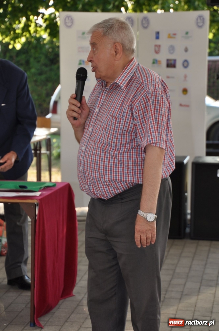 Zdjęcie w galerii na portalu naszraciborz.pl: Odznaczenie PZPN, ŚlZPN  i LZS dla działaczy LKS 07 Markowice wiadomości z regionu