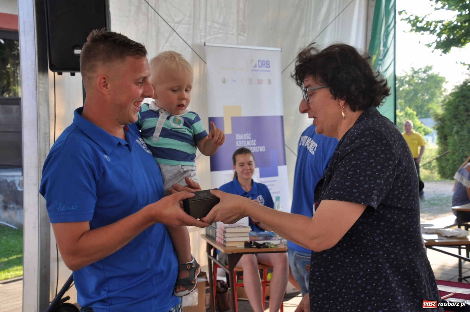 Zdjęcie w galerii na portalu naszraciborz.pl: Odznaczenie PZPN, ŚlZPN  i LZS dla działaczy LKS 07 Markowice wiadomości z regionu