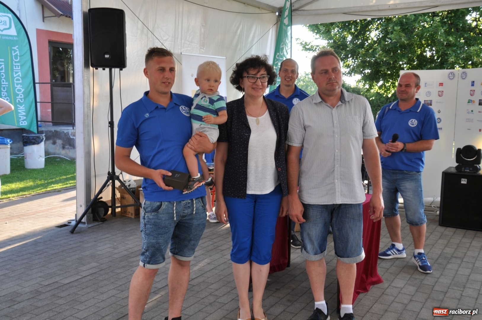 Zdjęcie w galerii na portalu naszraciborz.pl: Odznaczenie PZPN, ŚlZPN  i LZS dla działaczy LKS 07 Markowice wiadomości z regionu