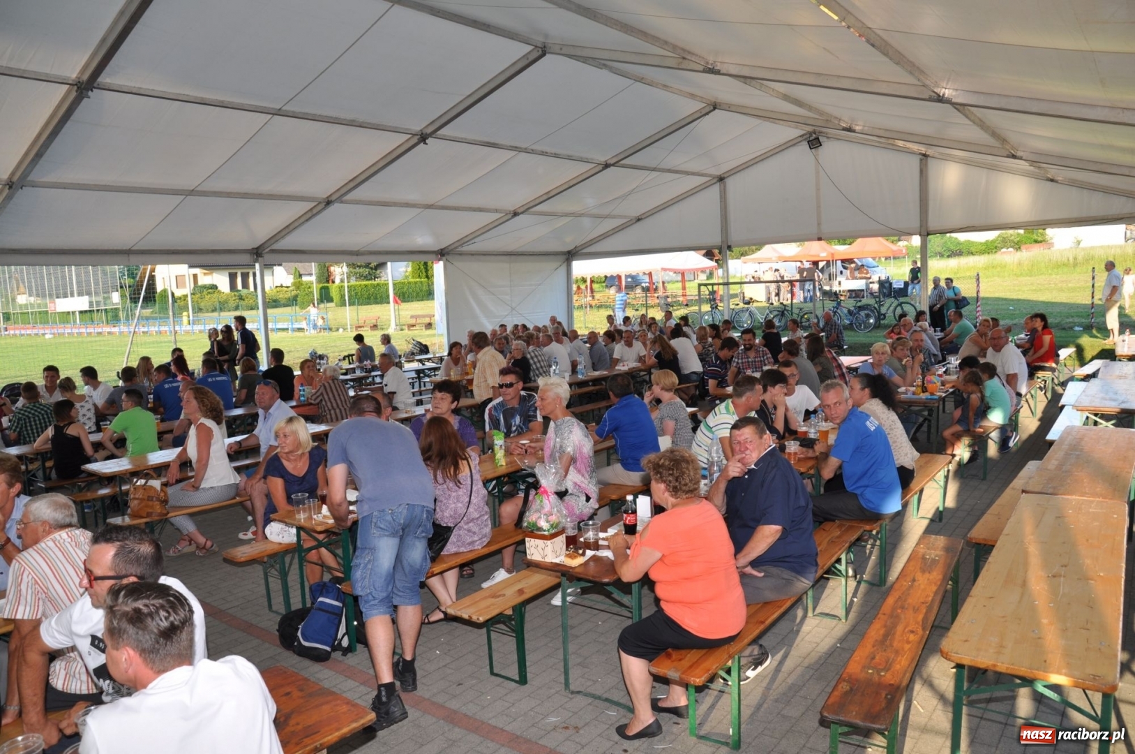 Zdjęcie w galerii na portalu naszraciborz.pl: Odznaczenie PZPN, ŚlZPN  i LZS dla działaczy LKS 07 Markowice wiadomości z regionu