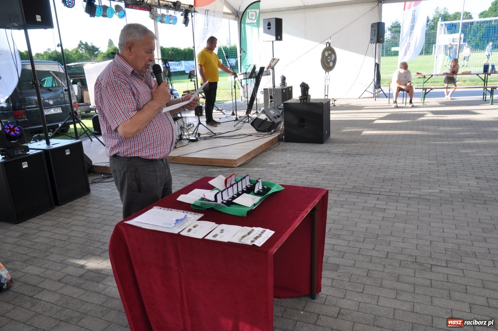 Zdjęcie w galerii na portalu naszraciborz.pl: Odznaczenie PZPN, ŚlZPN  i LZS dla działaczy LKS 07 Markowice wiadomości z regionu