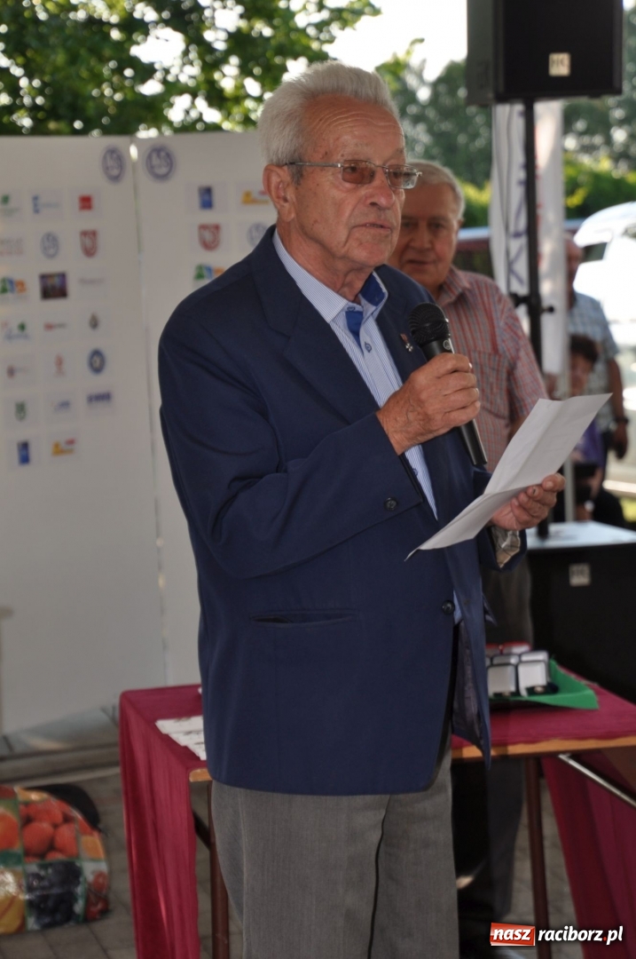 Zdjęcie w galerii na portalu naszraciborz.pl: Odznaczenie PZPN, ŚlZPN  i LZS dla działaczy LKS 07 Markowice wiadomości z regionu