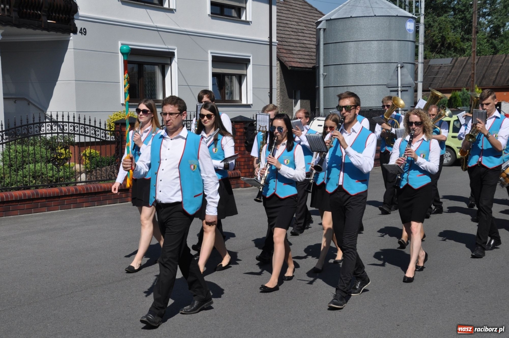Zdjęcie w galerii na portalu naszraciborz.pl: Nowa remiza dla OSP Babice na 115. urodziny. Uroczyste poświęcenie budynków i pojazdów wiadomości z regionu